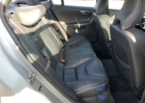 2014 Volvo S60 T6 z USA, uszkodzony, nr VIN YV1902FH0E2289211